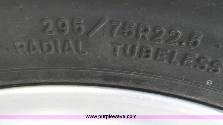 image for item L5267 1999 Peterbilt 377 semi truck