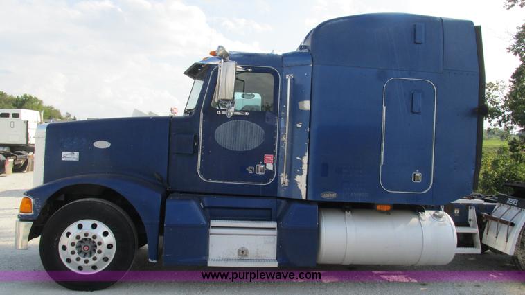 image for item L5267 1999 Peterbilt 377 semi truck