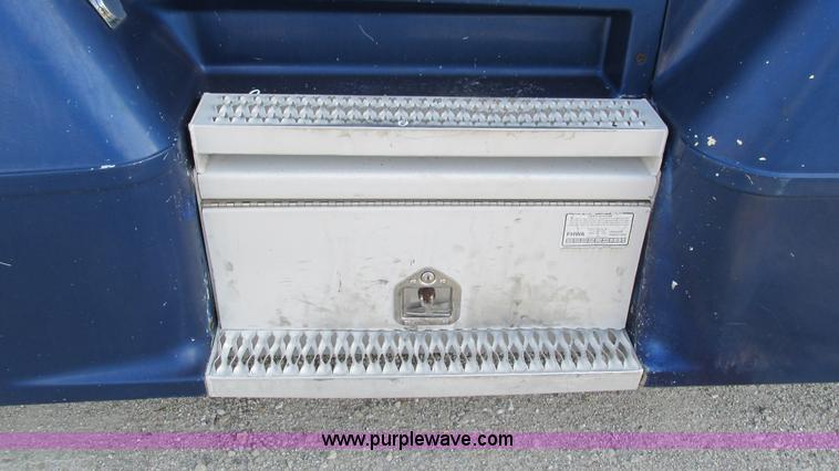 image for item L5267 1999 Peterbilt 377 semi truck