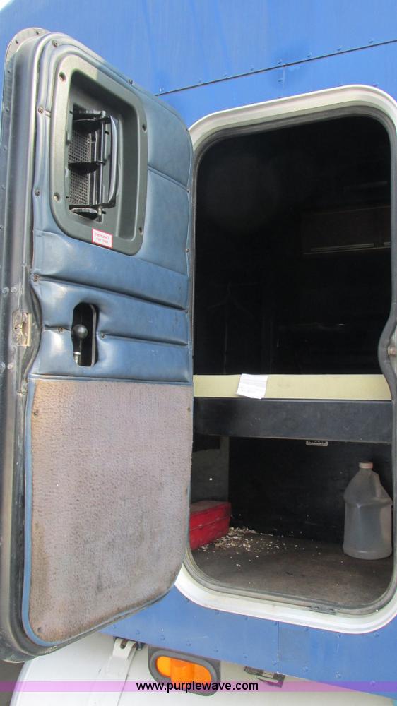 image for item L5267 1999 Peterbilt 377 semi truck