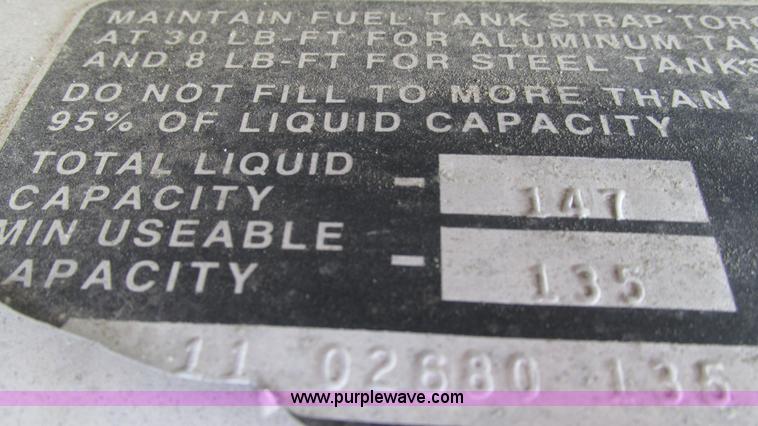 image for item L5267 1999 Peterbilt 377 semi truck