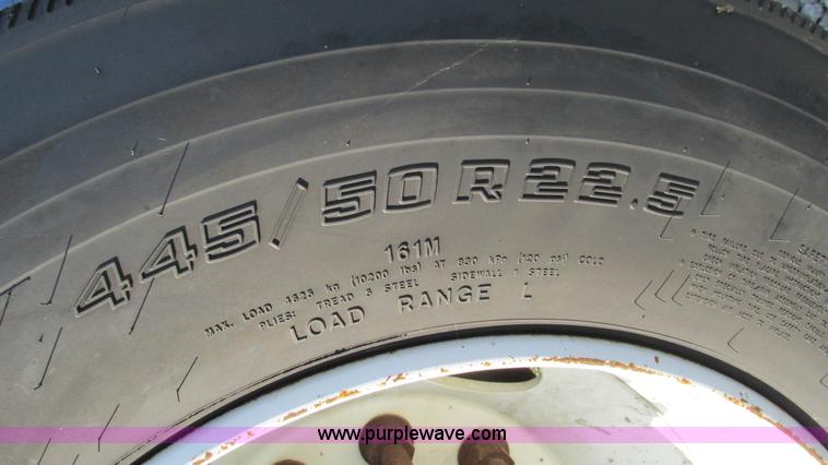 image for item L5267 1999 Peterbilt 377 semi truck