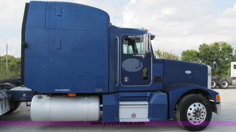 image for item L5267 1999 Peterbilt 377 semi truck
