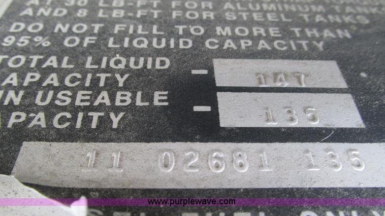 image for item L5267 1999 Peterbilt 377 semi truck