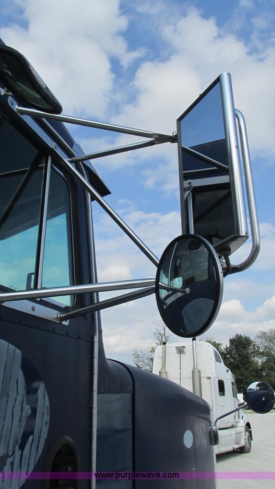 image for item L5267 1999 Peterbilt 377 semi truck