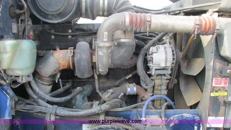 image for item L5267 1999 Peterbilt 377 semi truck