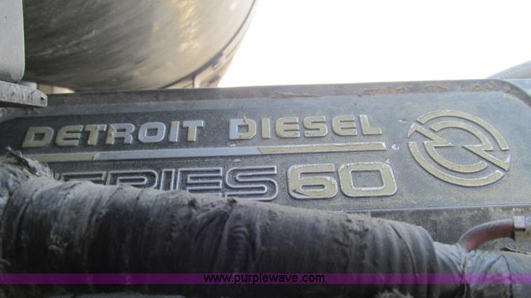 image for item L5267 1999 Peterbilt 377 semi truck