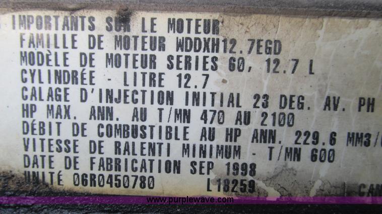 image for item L5267 1999 Peterbilt 377 semi truck