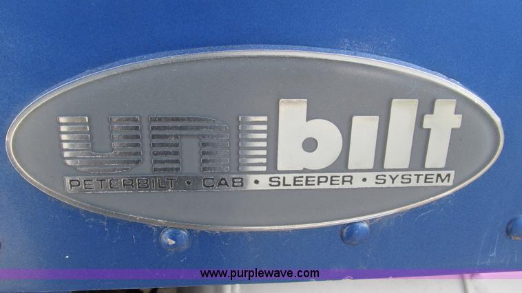 image for item L5267 1999 Peterbilt 377 semi truck