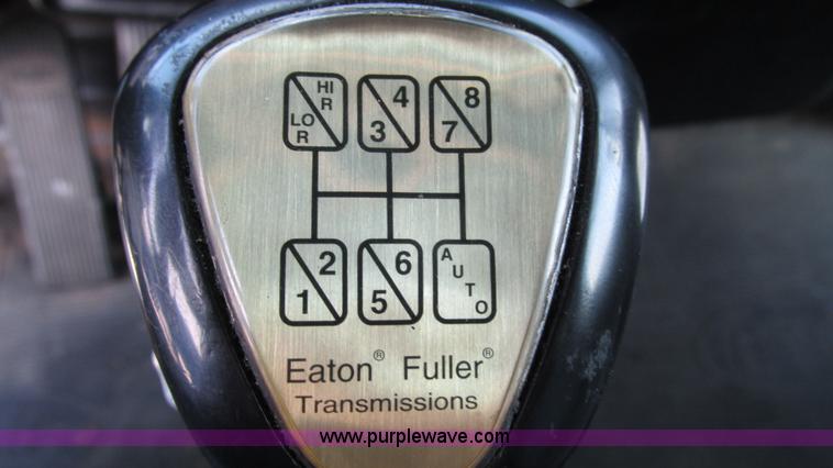 image for item L5267 1999 Peterbilt 377 semi truck