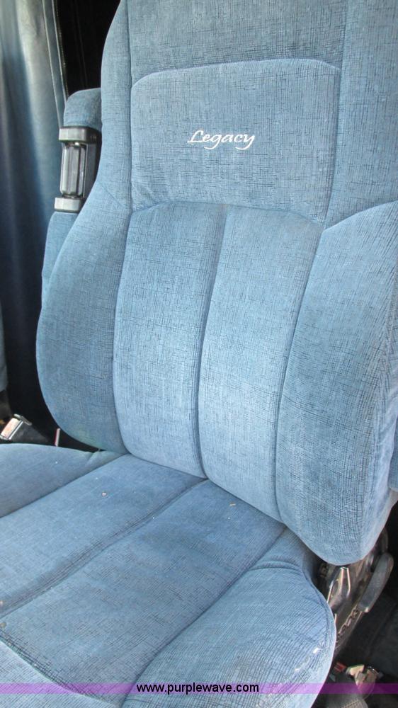 image for item L5267 1999 Peterbilt 377 semi truck