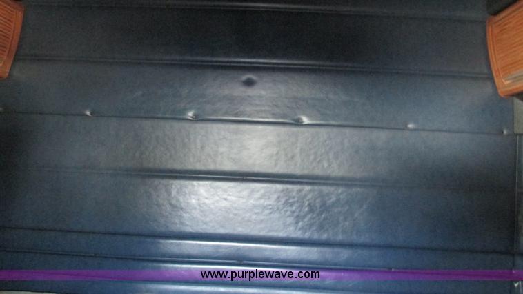 image for item L5267 1999 Peterbilt 377 semi truck