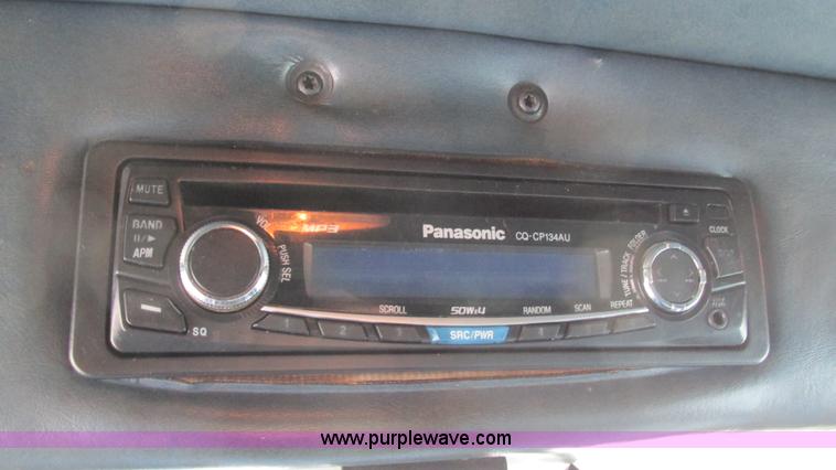 image for item L5267 1999 Peterbilt 377 semi truck