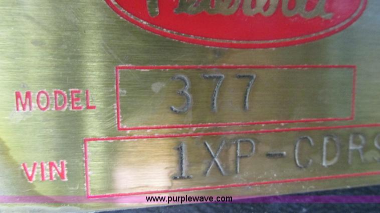 image for item L5267 1999 Peterbilt 377 semi truck