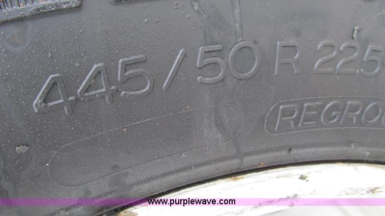 image for item L5268 2006 International 9400i semi truck