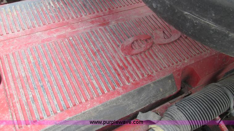 image for item L5268 2006 International 9400i semi truck