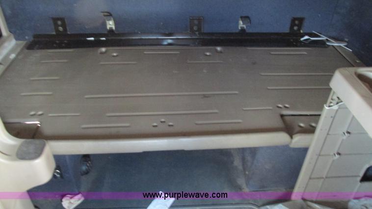 image for item L5268 2006 International 9400i semi truck