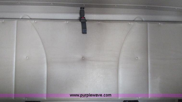 image for item L5268 2006 International 9400i semi truck