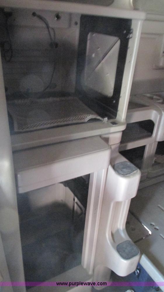 image for item L5268 2006 International 9400i semi truck