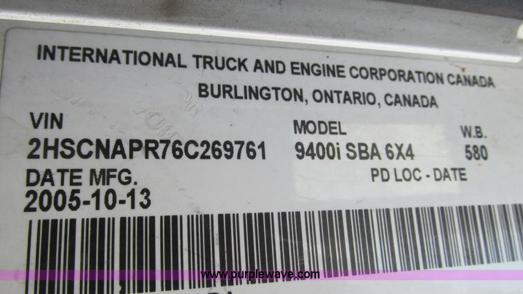 image for item L5268 2006 International 9400i semi truck