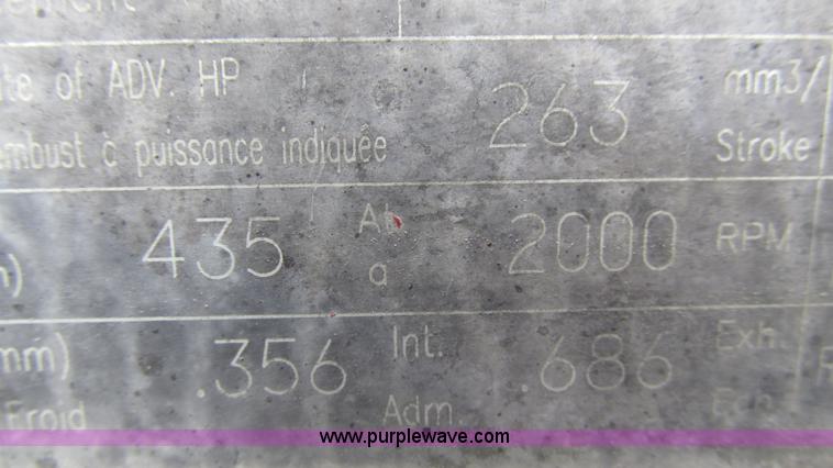 image for item L5269 2005 International 9400i semi truck