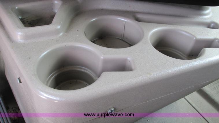 image for item L5269 2005 International 9400i semi truck