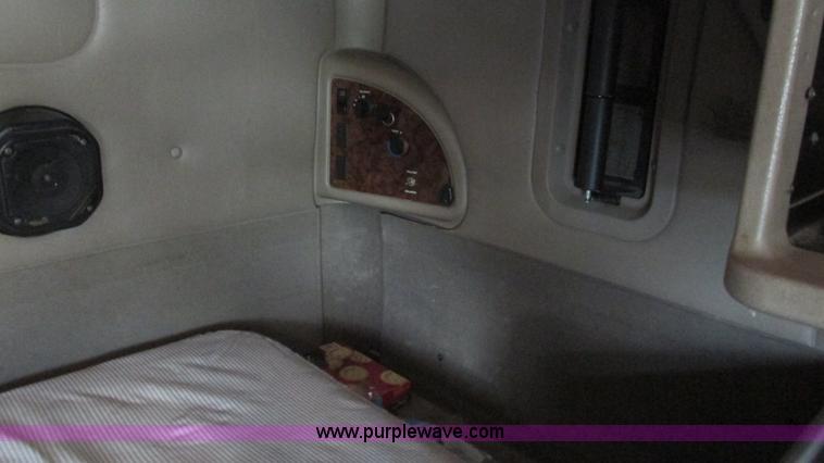 image for item L5269 2005 International 9400i semi truck