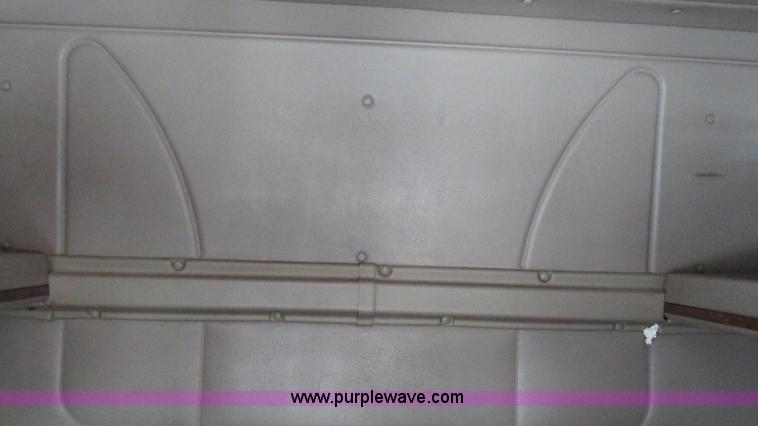 image for item L5269 2005 International 9400i semi truck