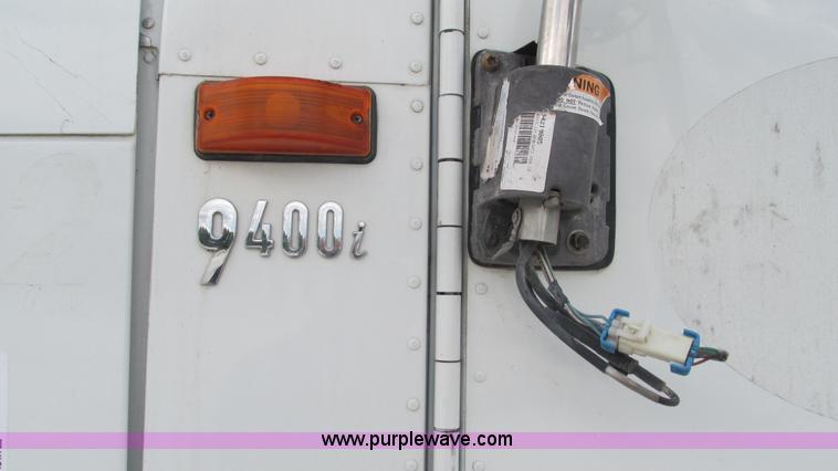 image for item L5270 2006 International 9400i semi truck