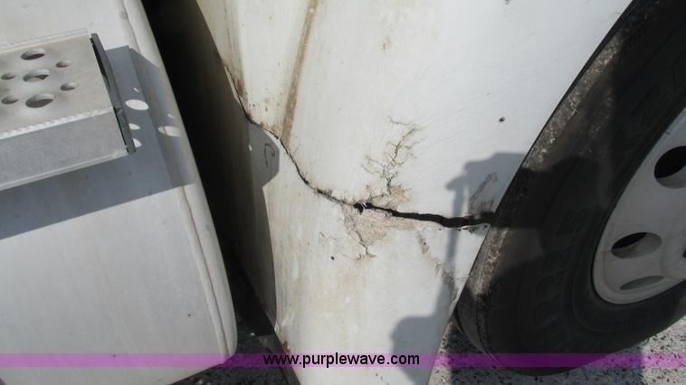 image for item L5270 2006 International 9400i semi truck