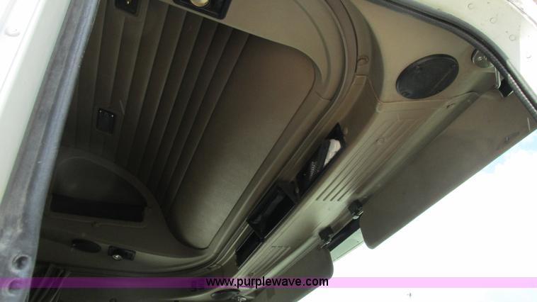 image for item L5270 2006 International 9400i semi truck