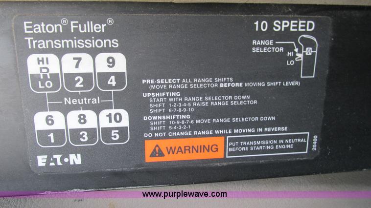 image for item L5270 2006 International 9400i semi truck