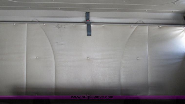 image for item L5270 2006 International 9400i semi truck