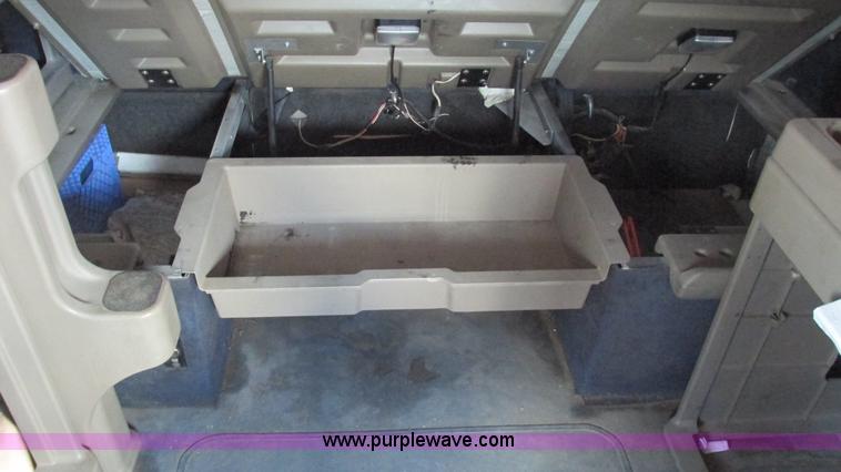 image for item L5270 2006 International 9400i semi truck