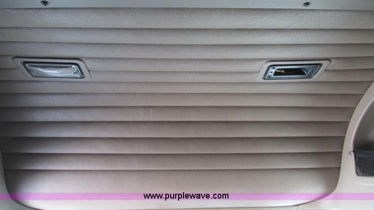 image for item L5270 2006 International 9400i semi truck