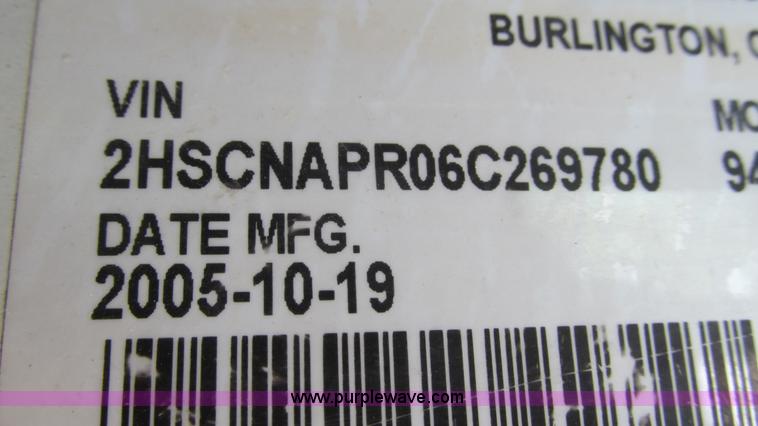 image for item L5270 2006 International 9400i semi truck