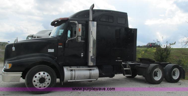 image for item L5271 2007 International 9400i semi truck