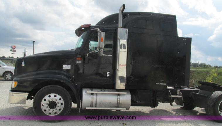 image for item L5271 2007 International 9400i semi truck