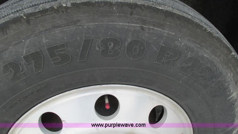 image for item L5271 2007 International 9400i semi truck