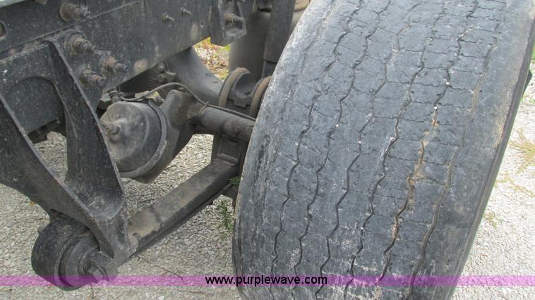 image for item L5271 2007 International 9400i semi truck