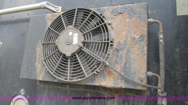 image for item L5271 2007 International 9400i semi truck