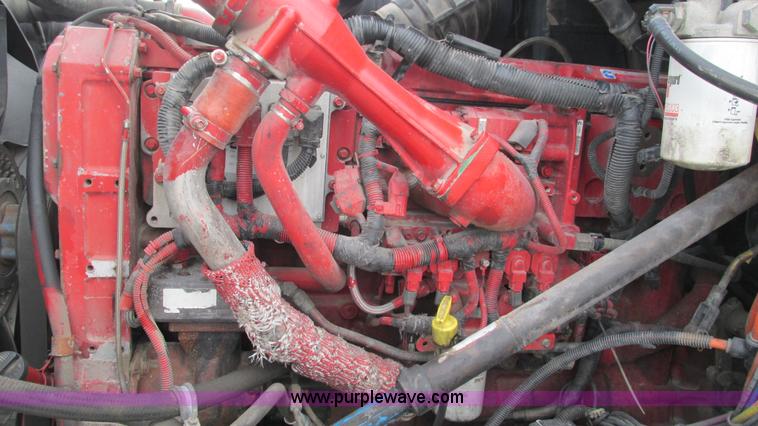 image for item L5271 2007 International 9400i semi truck