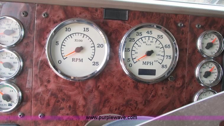 image for item L5271 2007 International 9400i semi truck