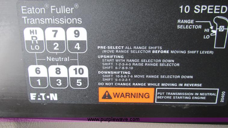 image for item L5271 2007 International 9400i semi truck