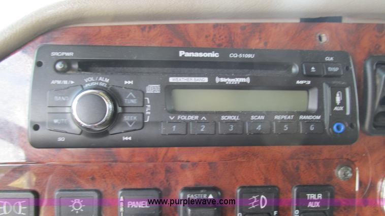 image for item L5271 2007 International 9400i semi truck