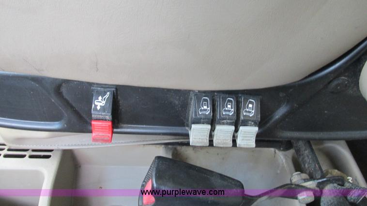 image for item L5271 2007 International 9400i semi truck