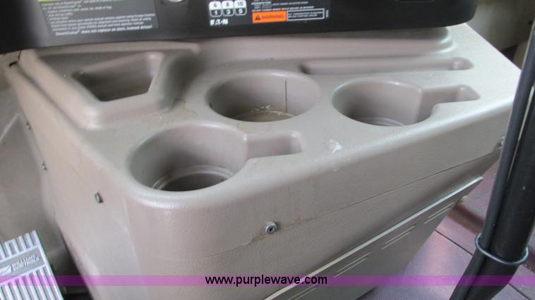 image for item L5271 2007 International 9400i semi truck