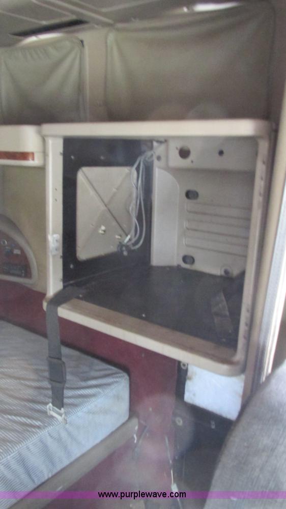 image for item L5271 2007 International 9400i semi truck