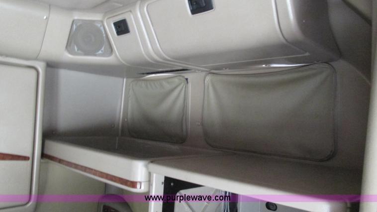 image for item L5271 2007 International 9400i semi truck