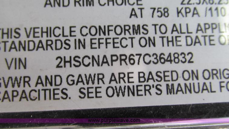 image for item L5271 2007 International 9400i semi truck